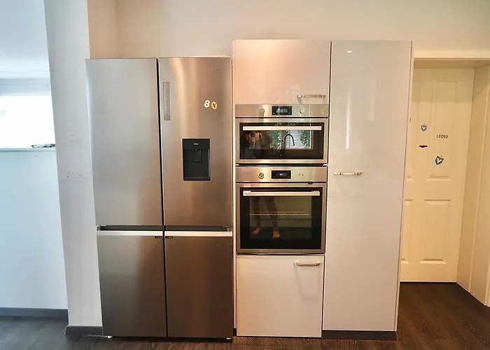 Berlin Bound Retreat 3 Bedrooms *